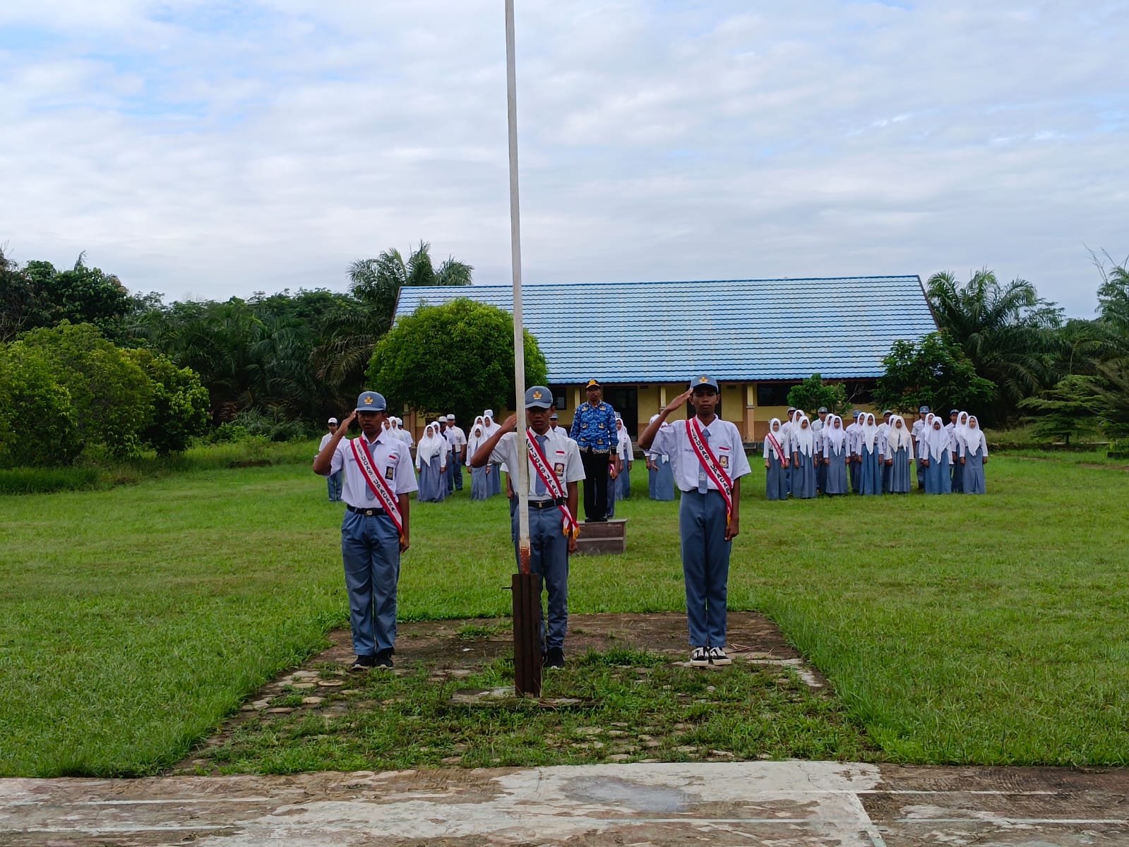 Kegiatan Upacara Bendera (7)